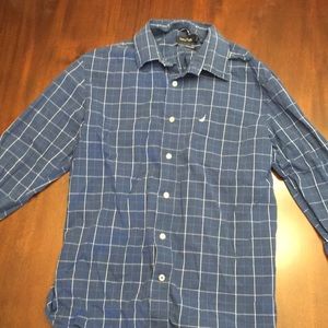 Men’s L nautica shirt